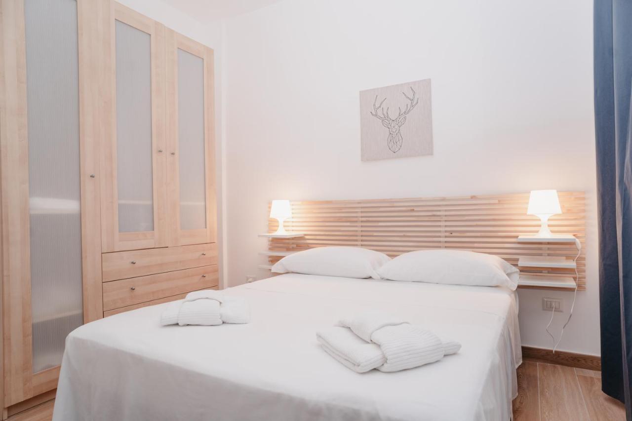 Апартаменти Brombeis Fantastica By Casa Napoletana - Town Center Неаполь Екстер'єр фото
